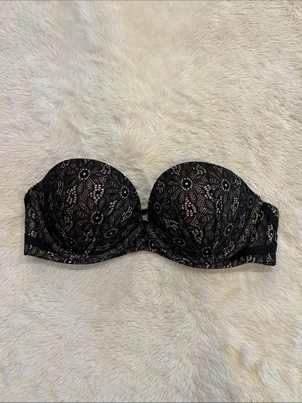 Victoria’s Secret very sexy lace bra strapless 32D